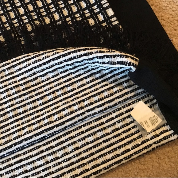 Ivanka Trump gorgeous skirt - Picture 4 of 8